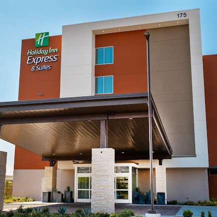 Holiday Inn Express & Suites E Tropicana LAS Airport Parking