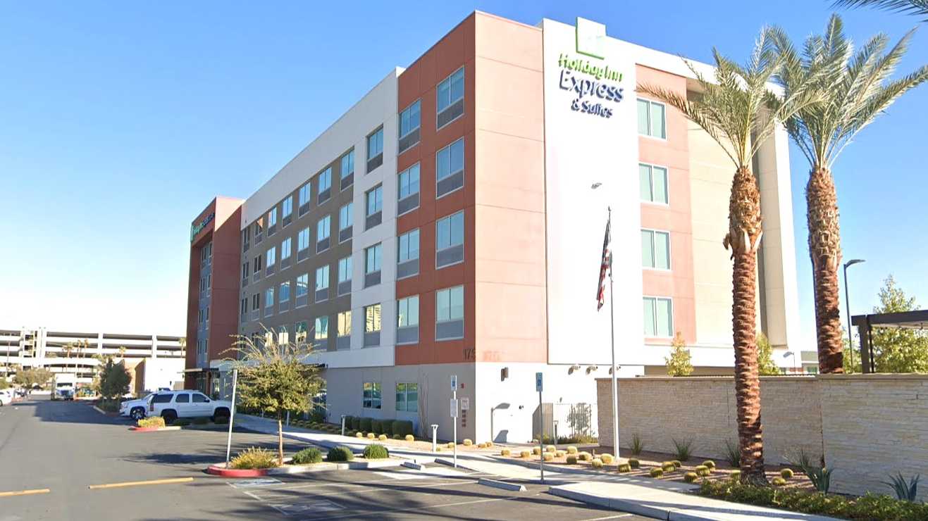 Holiday Inn Express & Suites E Tropicana LAS Airport Parking