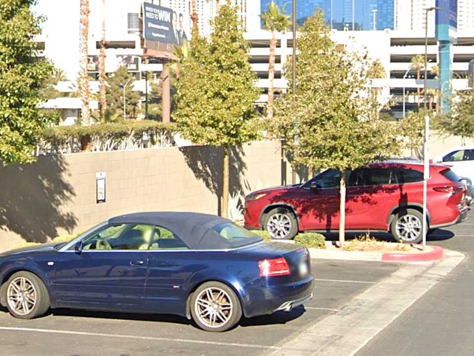 Holiday Inn Express & Suites E Tropicana LAS Airport Parking