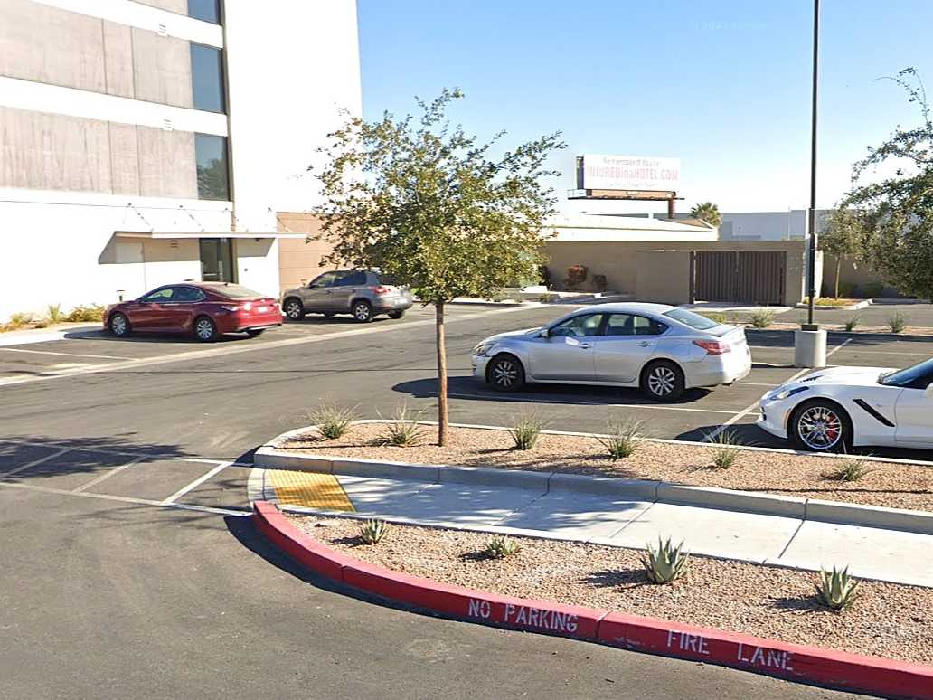 Candlewood Suites E Tropicana LAS Airport Parking