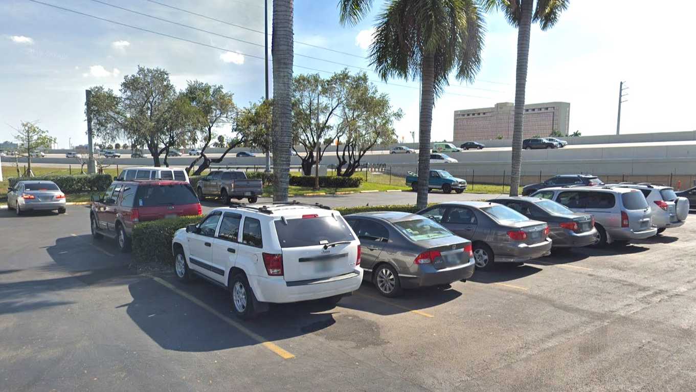 enVision Hotel MIA Airport Parking