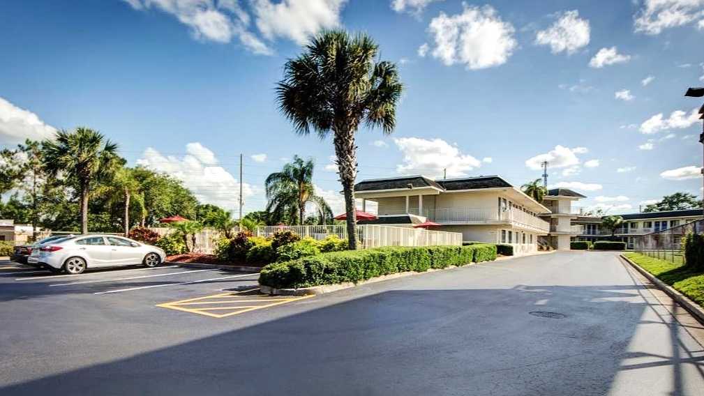 Motel 6 Lakeland LAL Airport Parking