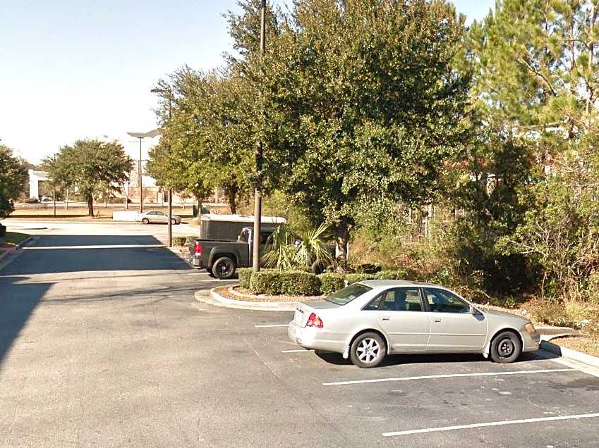 Motel 6 SAV Airport Parking