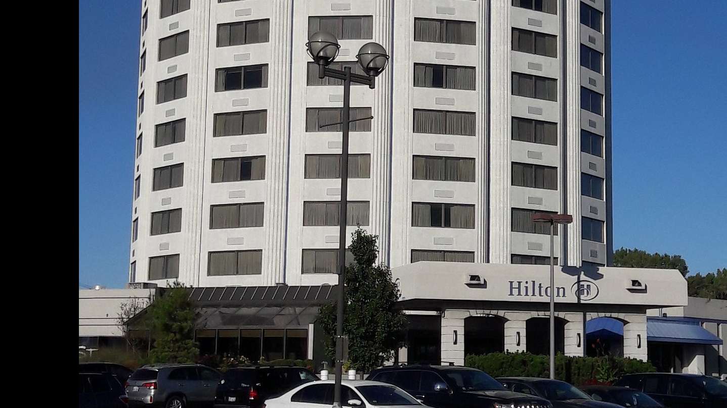 Hilton Oak Lawn MDW Airport Parking