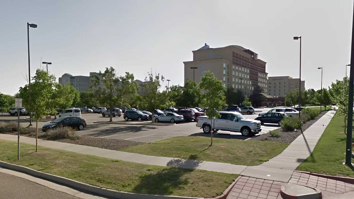 Courtyard by Marriott DEN Airport Parking