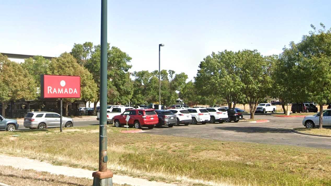 Ramada by Wyndham DEN Airport Parking