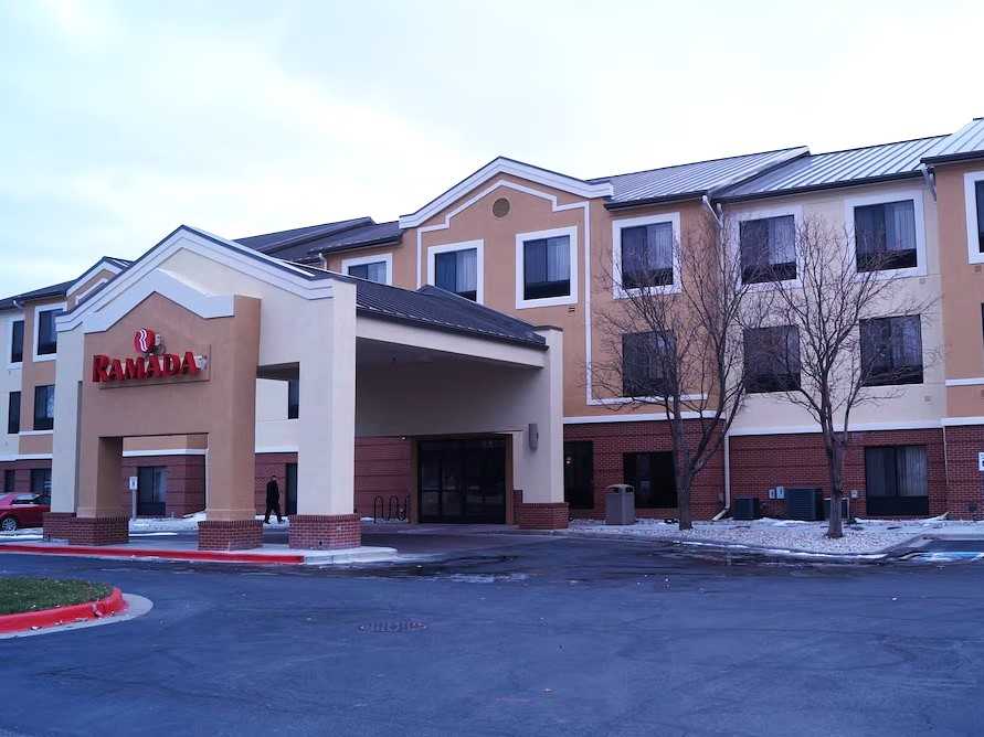 Ramada by Wyndham DEN Airport Parking