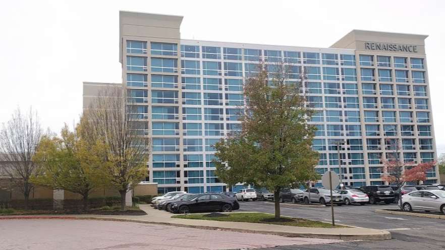 Renaissance Hotel POL Cruise Parking