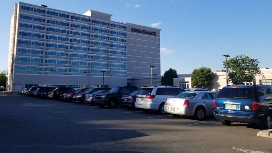 Renaissance Hotel POL Cruise Parking