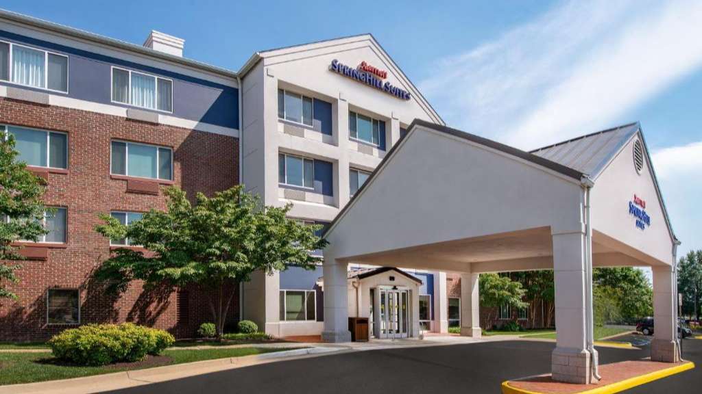 Springhill Suites by Marriott IAD Airport Parking