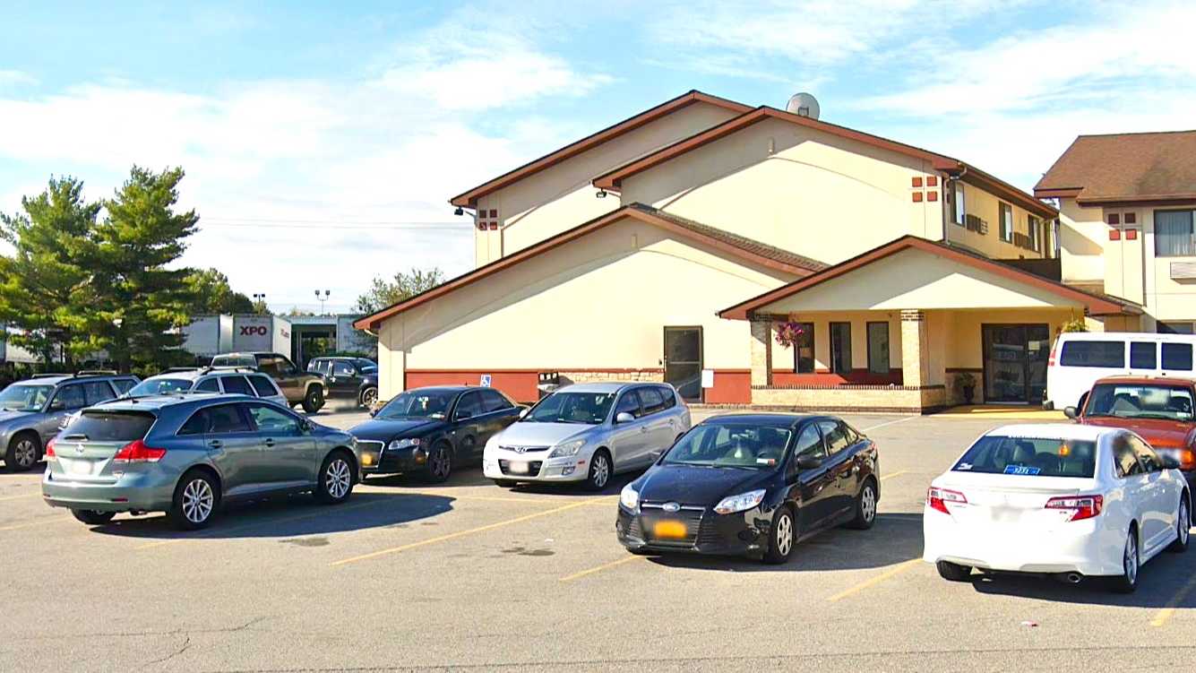 Super 8 Maybrook SWF Airport Parking