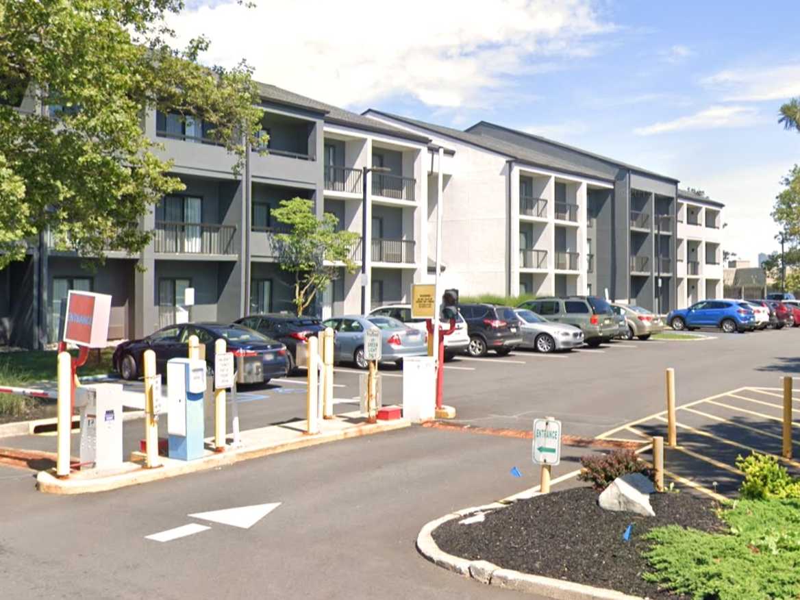 Courtyard Newark EWR Airport Parking