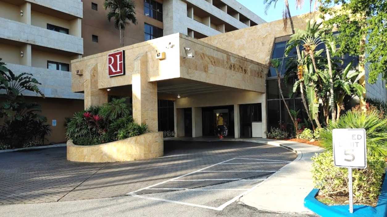 Regency Sonesta Miami Airport Parking
