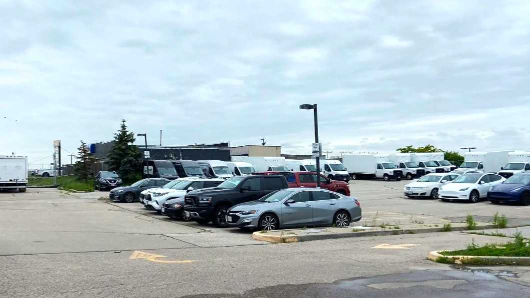 Routes Airport Parking (YYZ)
