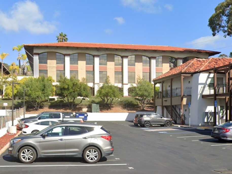 Moore Place - San Diego Old Town & Airport Parking