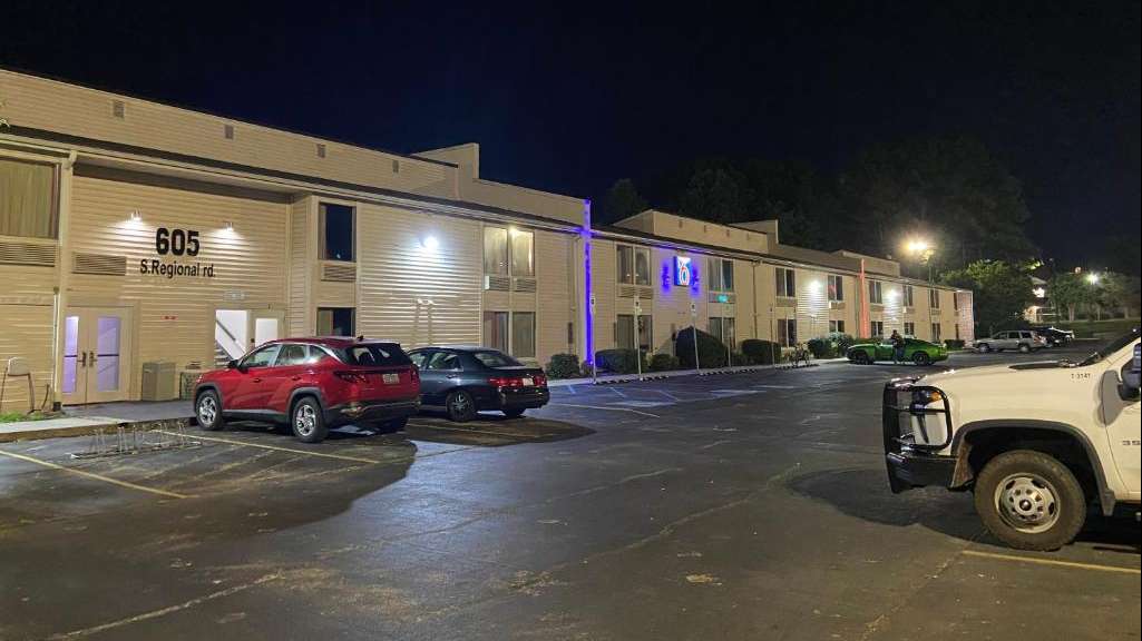 Motel 6 GSO Airport Parking