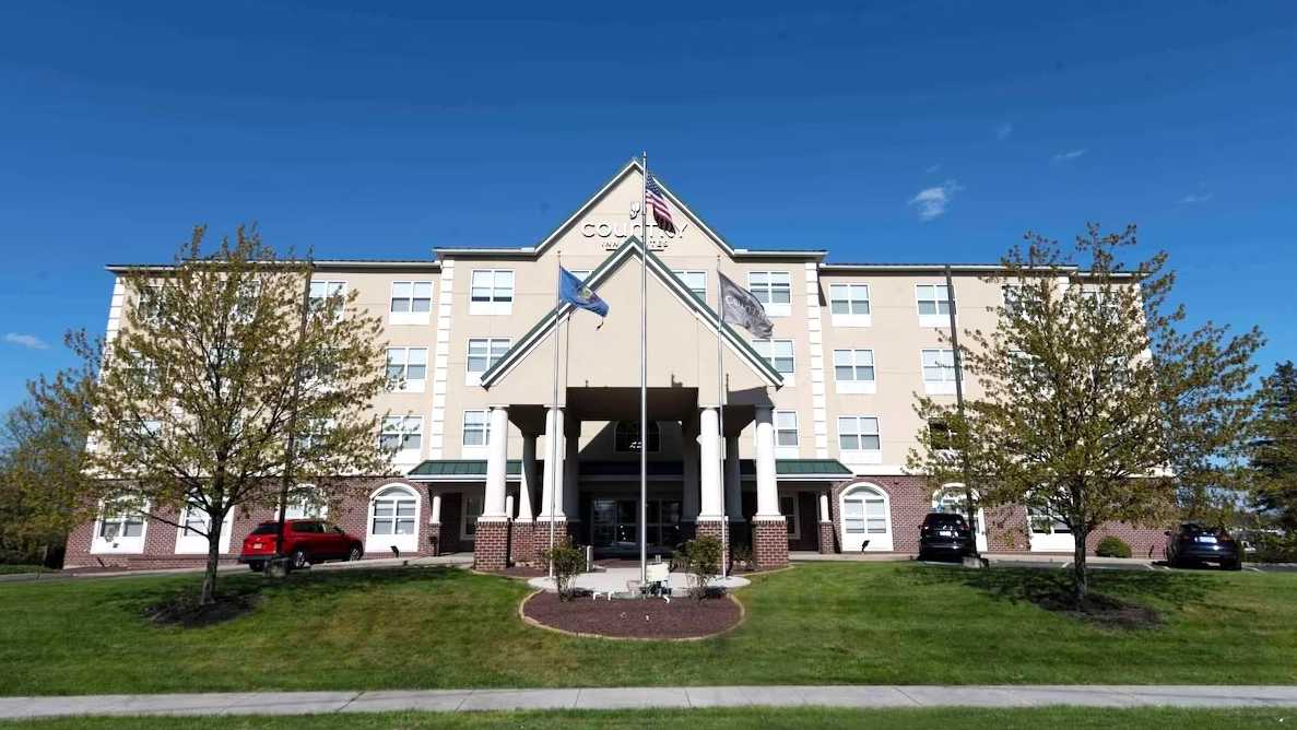Country Inn & Suites MDT Airport Parking