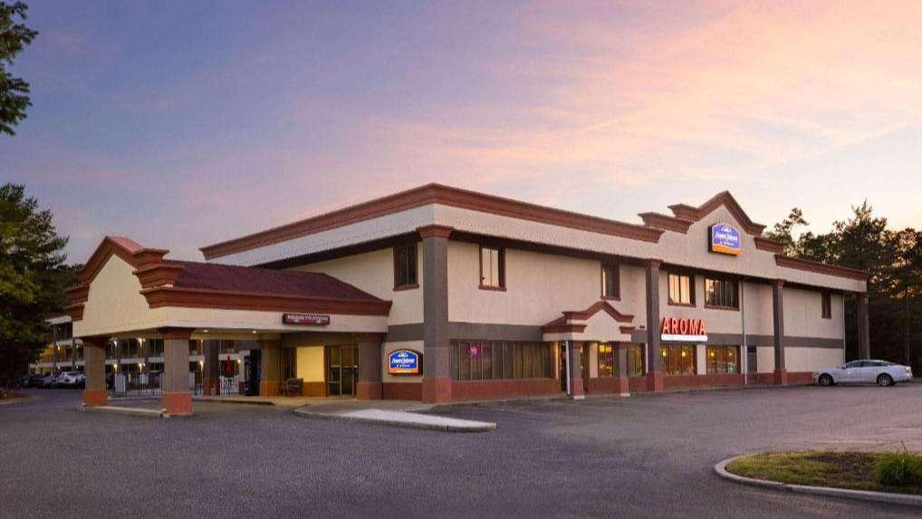 Howard Johnson by Wyndham ACY Airport Parking