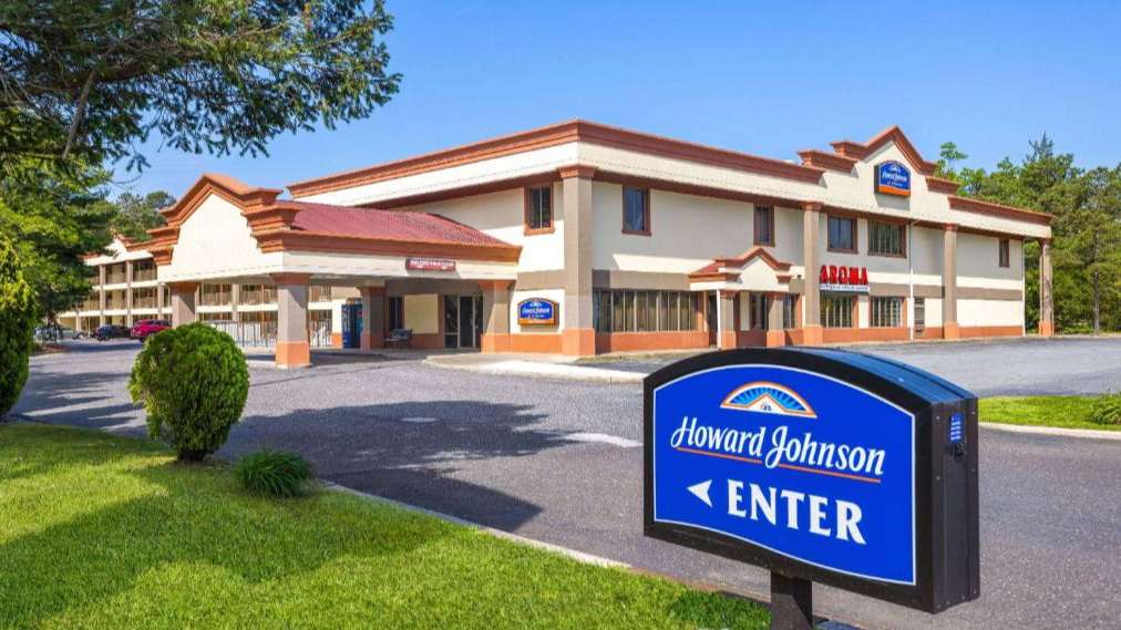 Howard Johnson by Wyndham ACY Airport Parking