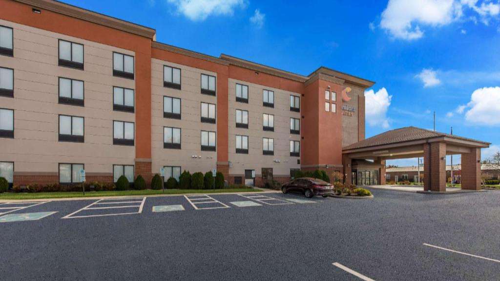Comfort Suites CMH Airport Parking