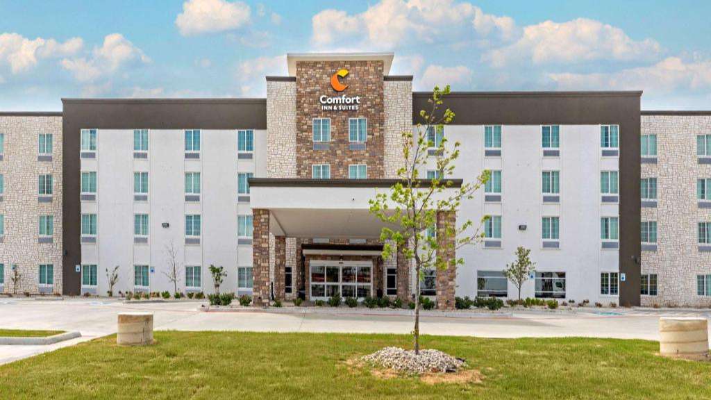 Comfort Inn and Suites West DFW Airport Parking