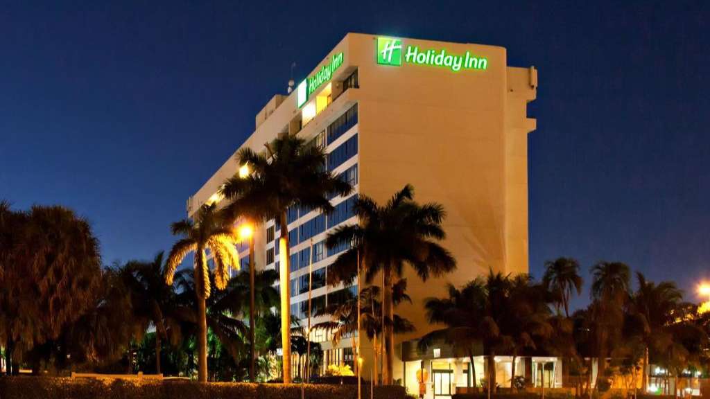Holiday Inn Miami West MIA Airport Parking