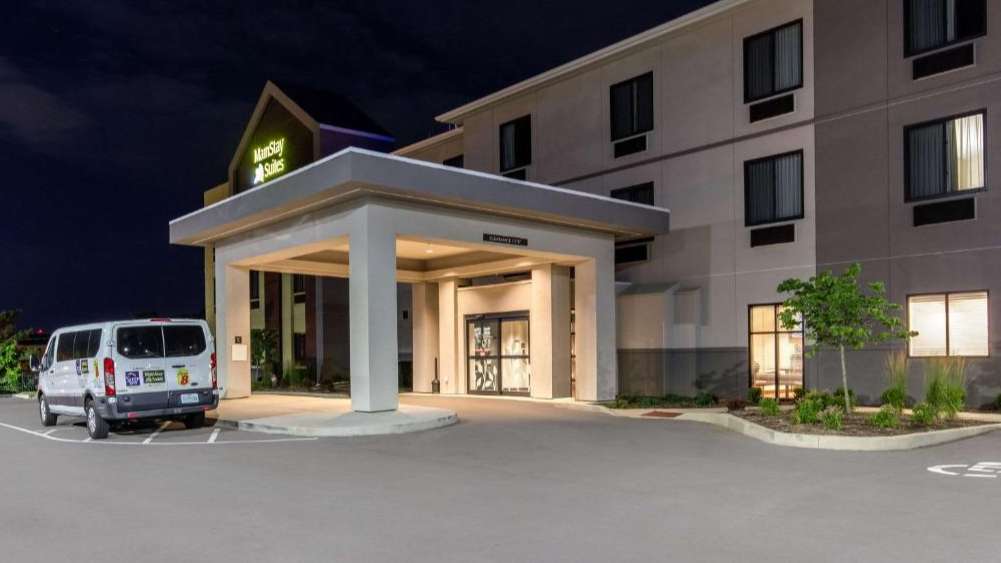  MainStay Suites STL Airport Parking