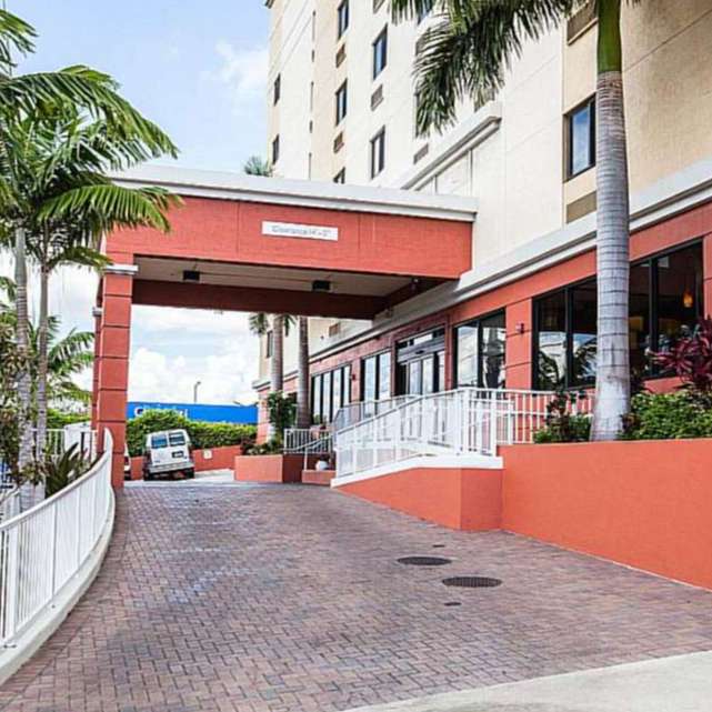 Fairfield Inn & Suites by Marriott Port Of Miami Cruise Parking