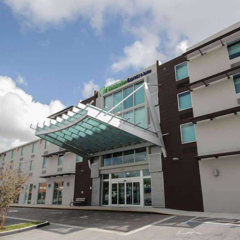 Holiday Inn Express & Suites Port Of Miami Cruise Parking