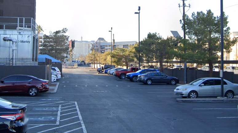 Embassy Suites by Hilton LAS Airport Parking 
