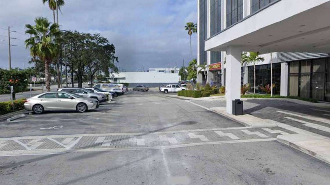 EB Hotel Port of Miami Cruise Parking
