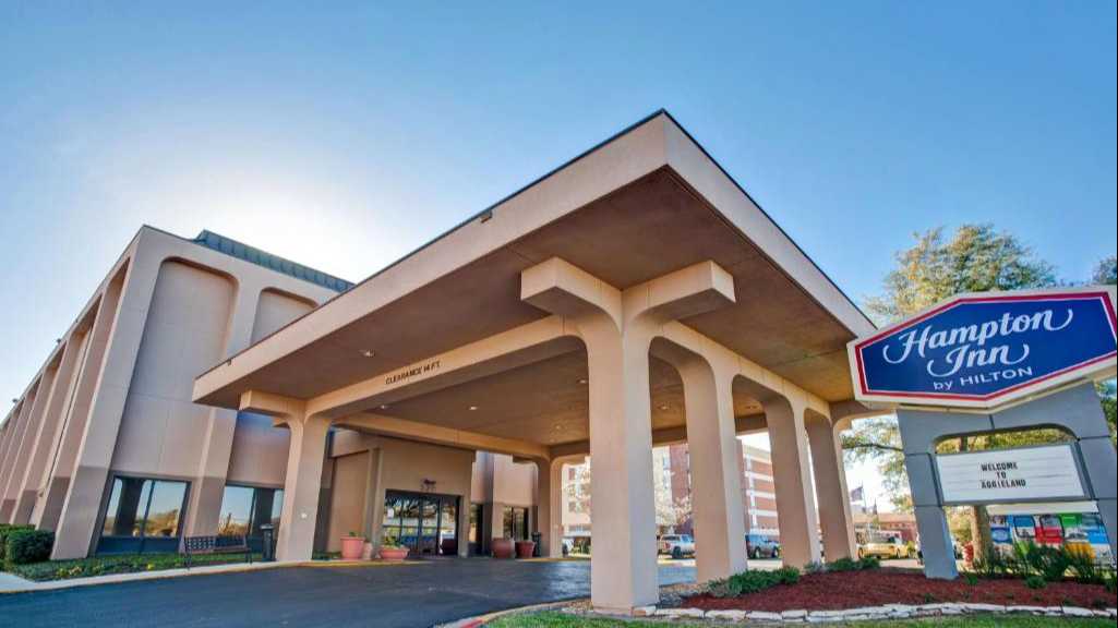 Hampton Inn College Station CLL Airport Parking 