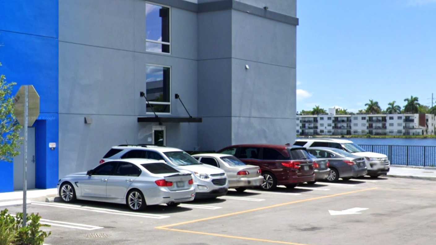 Tru by Hilton South MIA Airport Parking