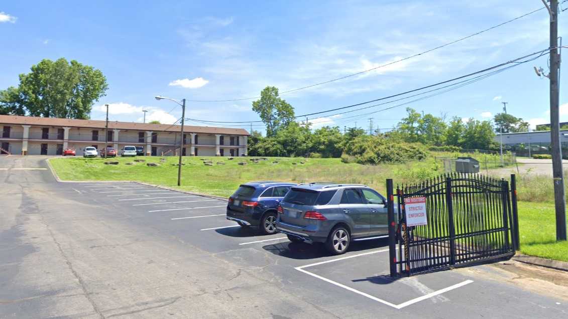 Scottish Inn BNA Airport Parking