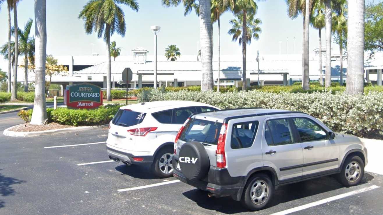 Courtyard FLL Airport Parking