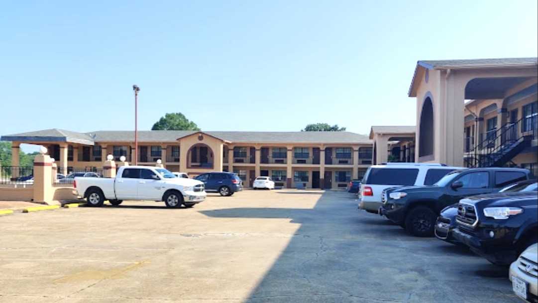 Americas Best Value Inn MEI Airport Parking