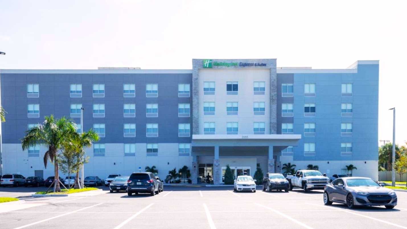 Holiday Inn Express & Suites Tampa Stadium Long Term Parking