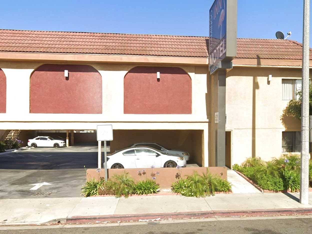 Flamingo Inn LGB Airport Parking