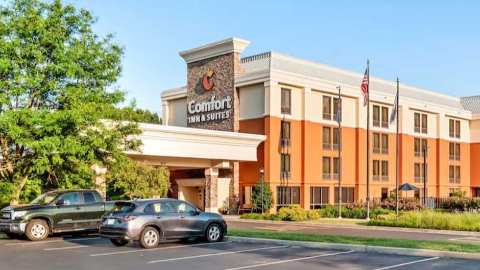 Comfort Inn Suites NCL Airport Parking 