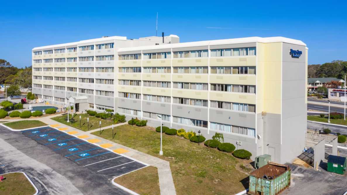 Days Inn by Wyndham ACY Airport Parking