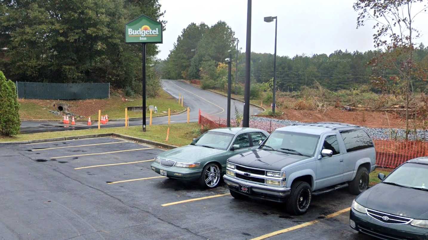 Budgetel Inn & Suites ATL Airport Parking