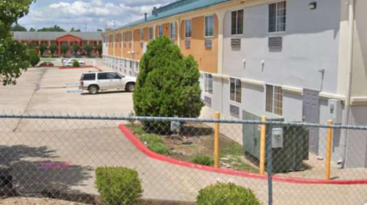 Motel 6 TUL Airport Parking