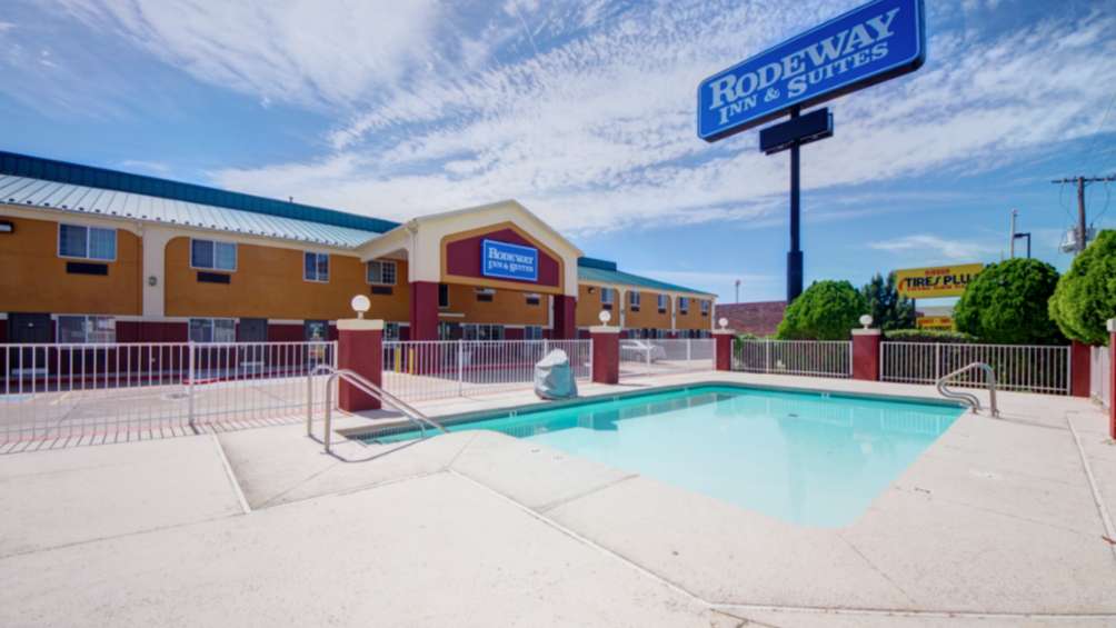Motel 6 TUL Airport Parking