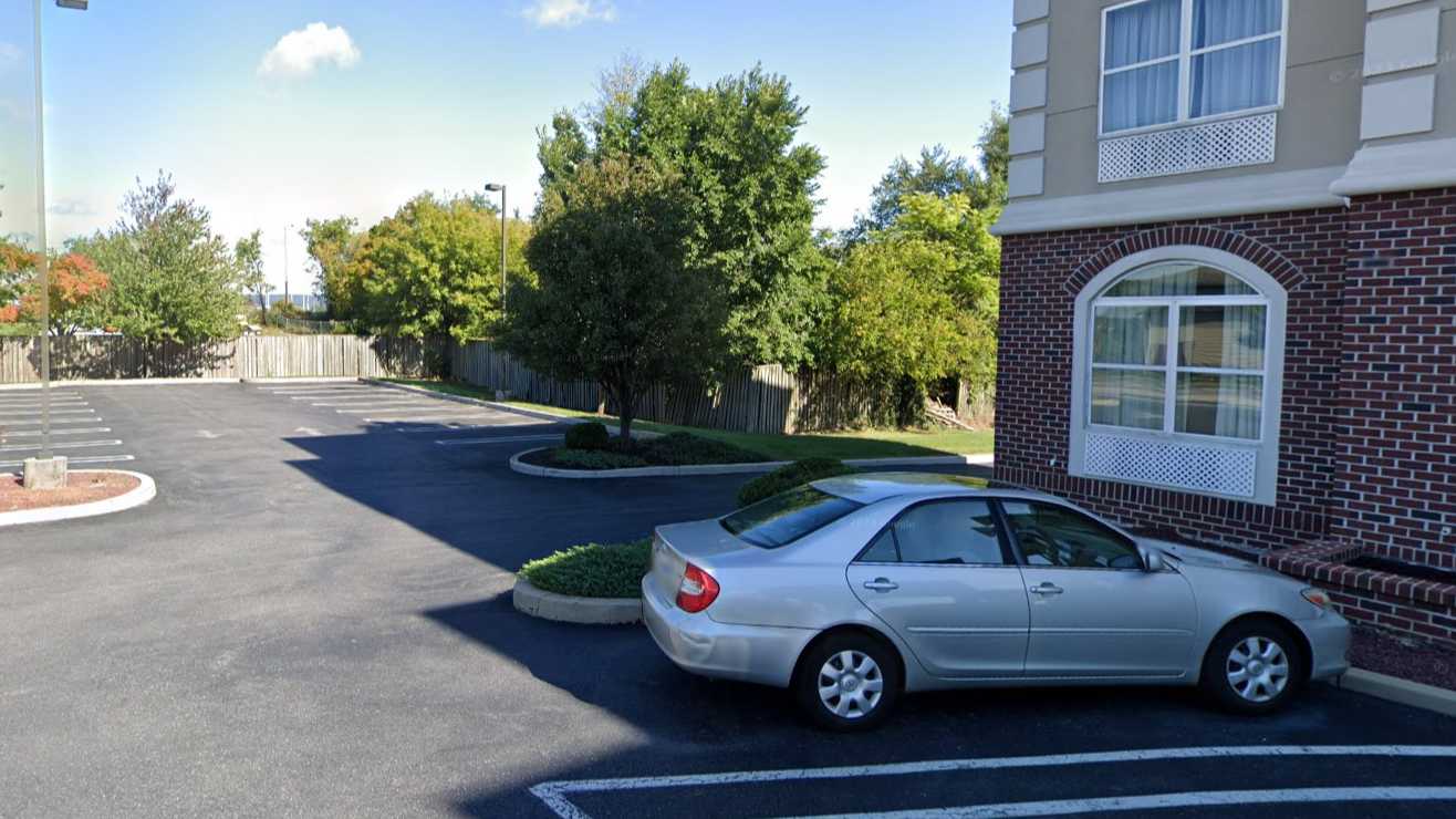 Country Inn & Suites MDT Airport Parking