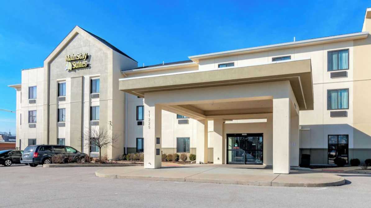  MainStay Suites STL Airport Parking