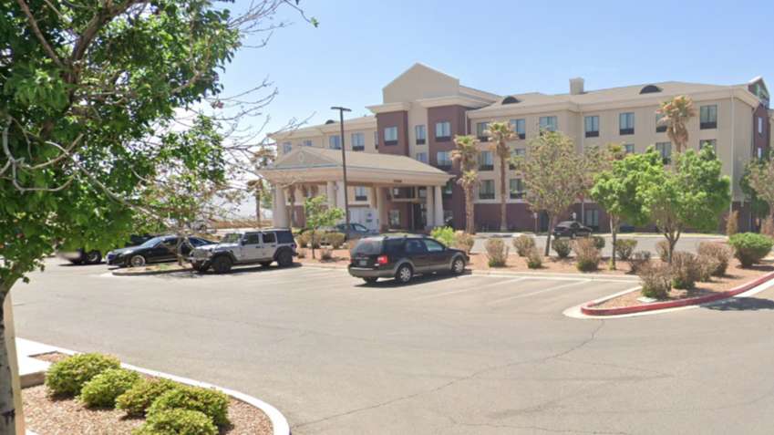 Holiday Inn Express ELP Airport Parking