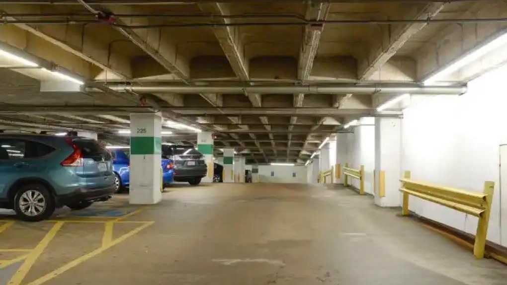 Hyatt Centric DCA Airport Parking