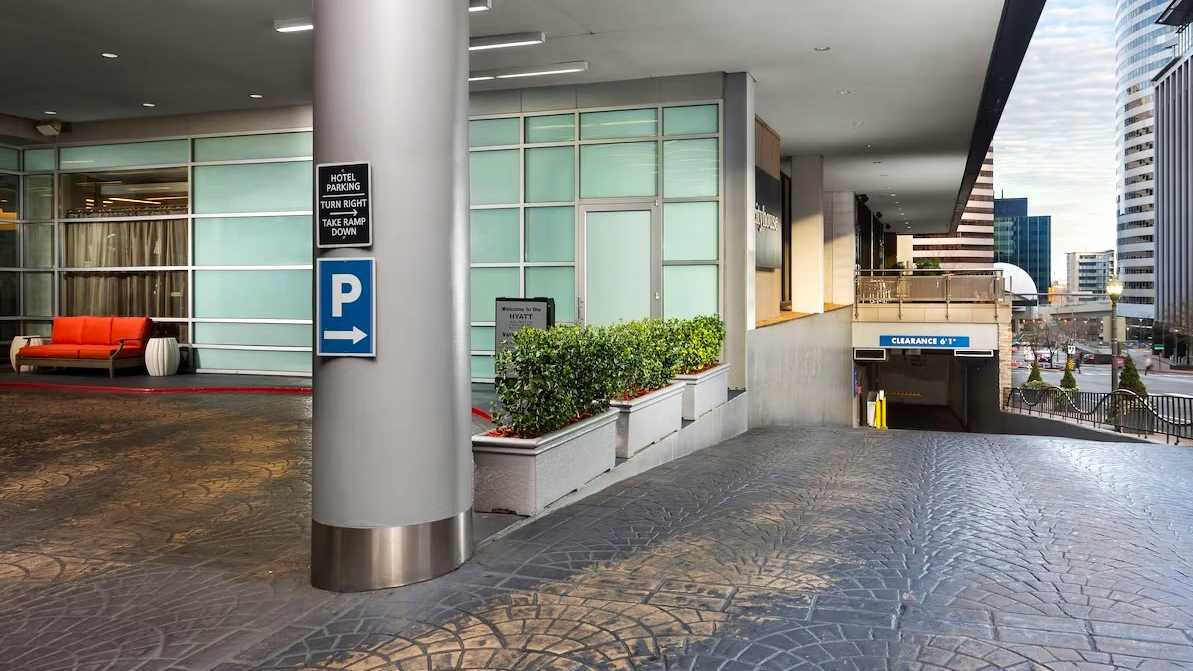 Hyatt Centric DCA Airport Parking