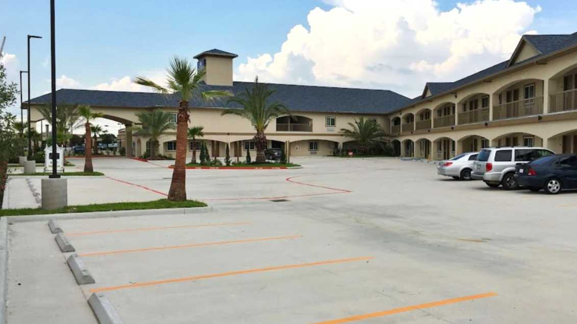 Regency Suites IAH Airport Parking