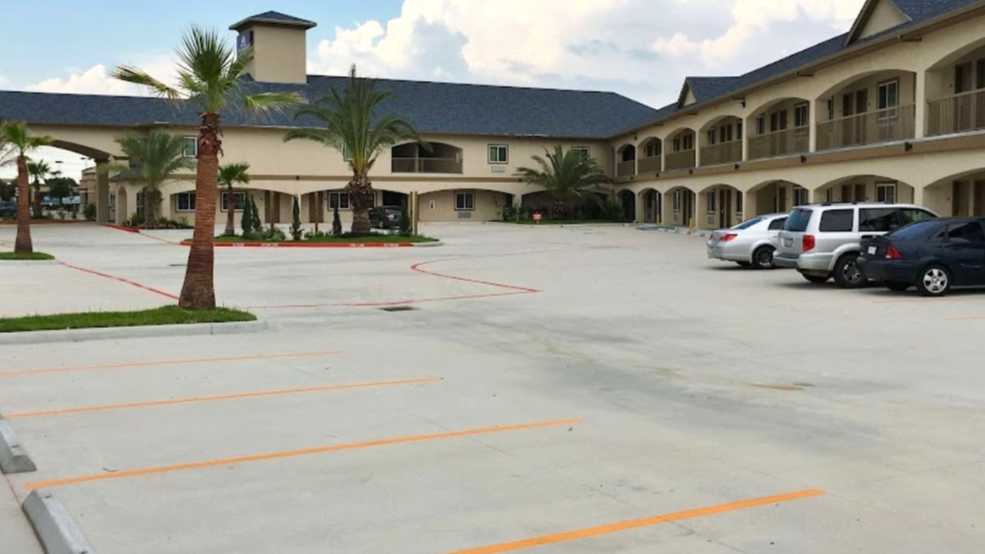 Regency Suites IAH Airport Parking